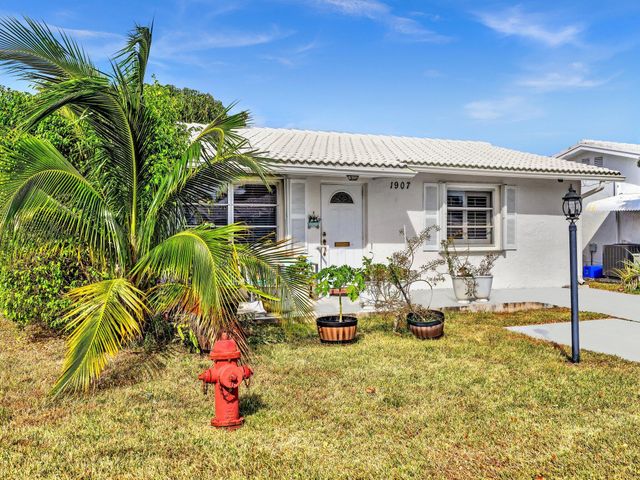1907 SW 22ND Avenue, Boynton Beach, FL 33426
