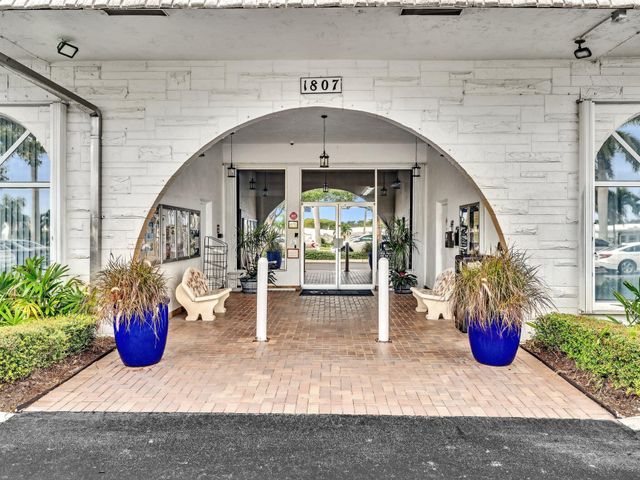 1907 SW 22ND Avenue, Boynton Beach, FL 33426