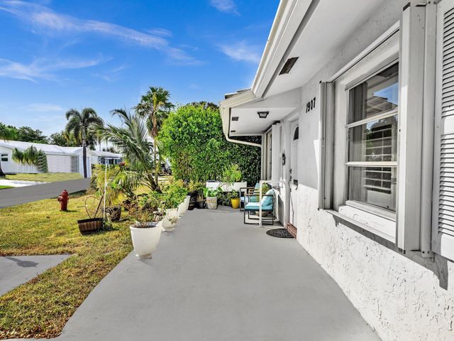 1907 SW 22ND Avenue, Boynton Beach, FL 33426