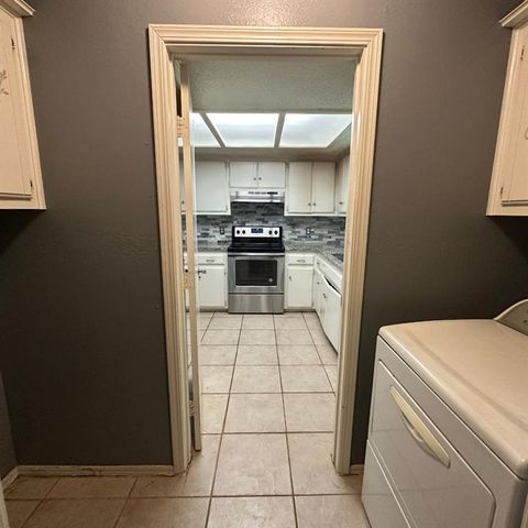 6928 Woodlake Drive, Oklahoma City, OK 73132