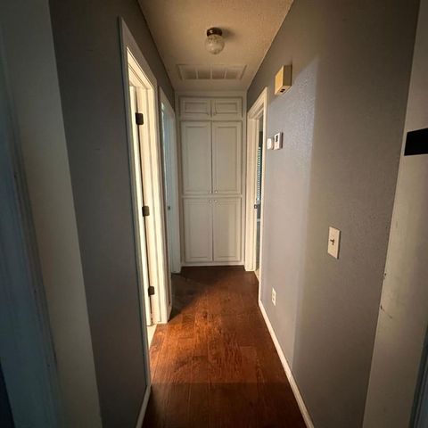 6928 Woodlake Drive, Oklahoma City, OK 73132