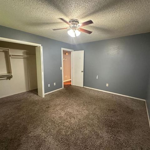 6928 Woodlake Drive, Oklahoma City, OK 73132