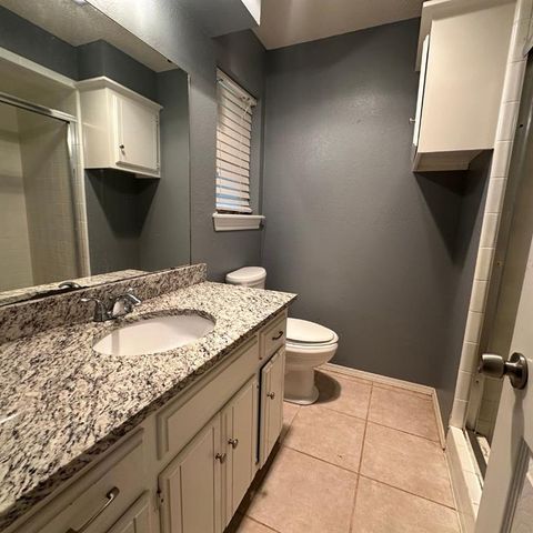 6928 Woodlake Drive, Oklahoma City, OK 73132