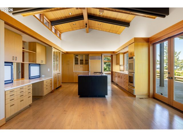 1117 Sw MITCHELL Ln, Portland, OR 97239
