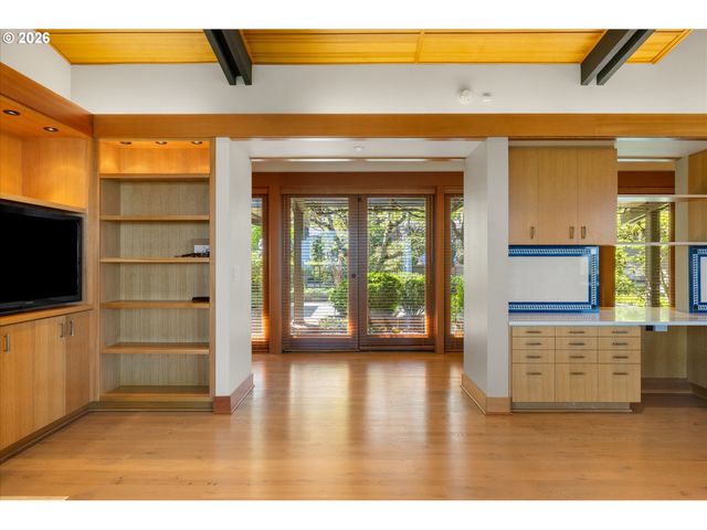 1117 Sw MITCHELL Ln, Portland, OR 97239