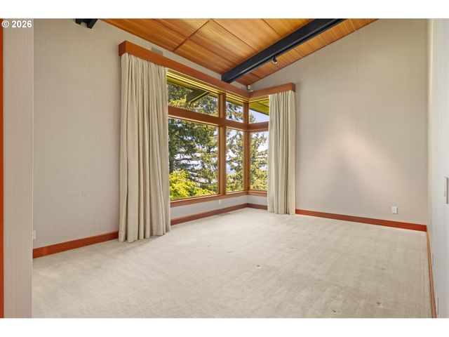 1117 Sw MITCHELL Ln, Portland, OR 97239