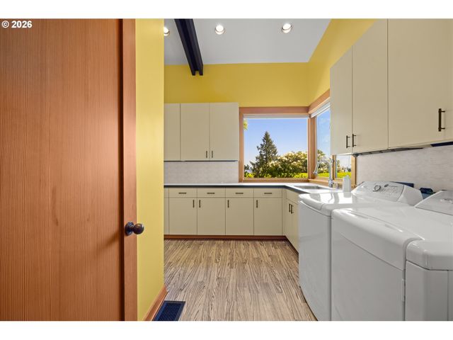 1117 Sw MITCHELL Ln, Portland, OR 97239