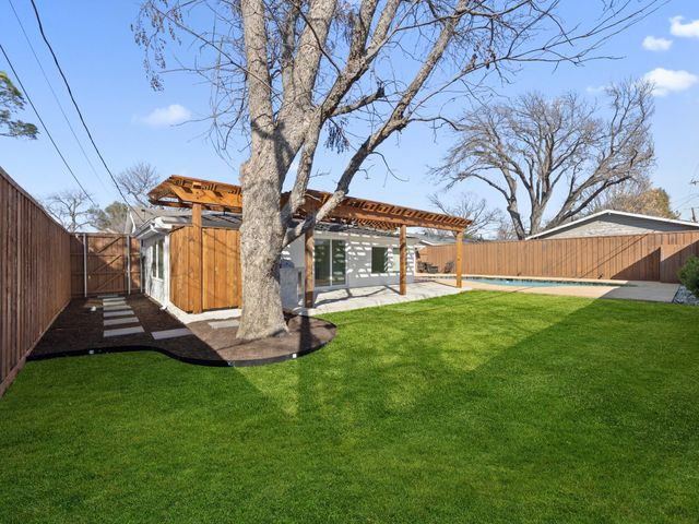 3616 Woodleigh Drive, Dallas, TX 75229