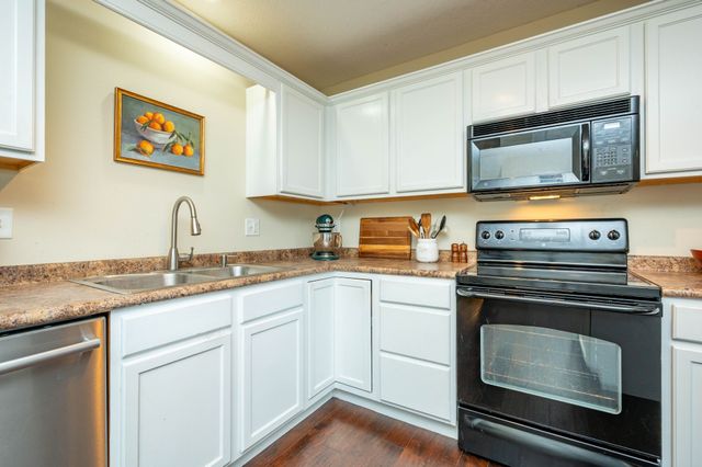 360 NE Kingwood None, Waukee, IA 50263