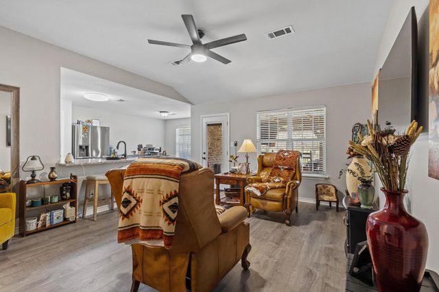 2409 W Walker Street, Denison, TX 75020