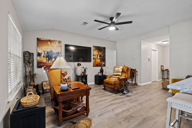 2409 W Walker Street, Denison, TX 75020