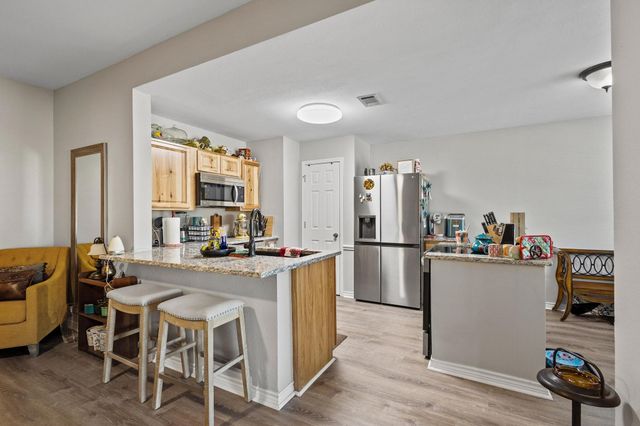 2409 W Walker Street, Denison, TX 75020