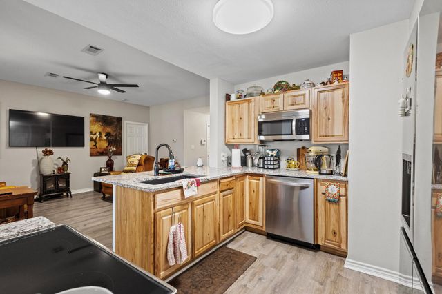 2409 W Walker Street, Denison, TX 75020