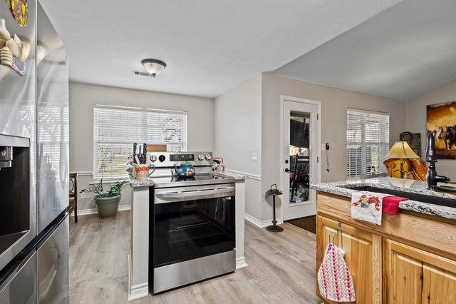 2409 W Walker Street, Denison, TX 75020