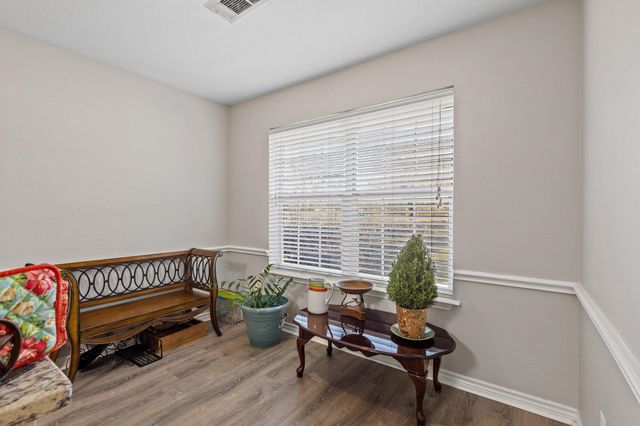 2409 W Walker Street, Denison, TX 75020