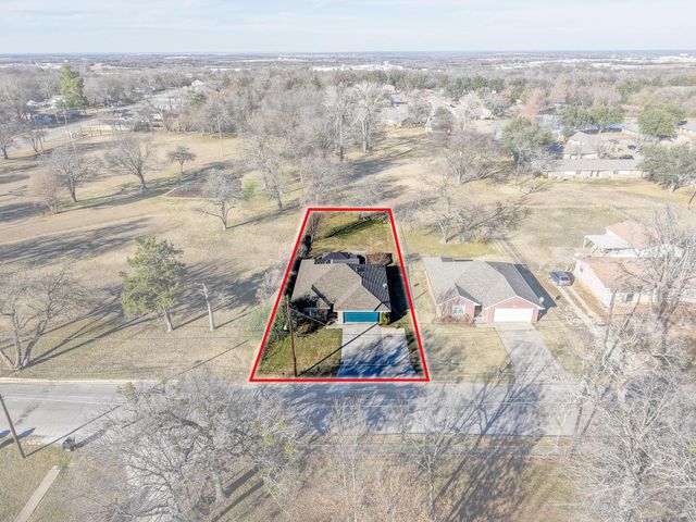 2409 W Walker Street, Denison, TX 75020