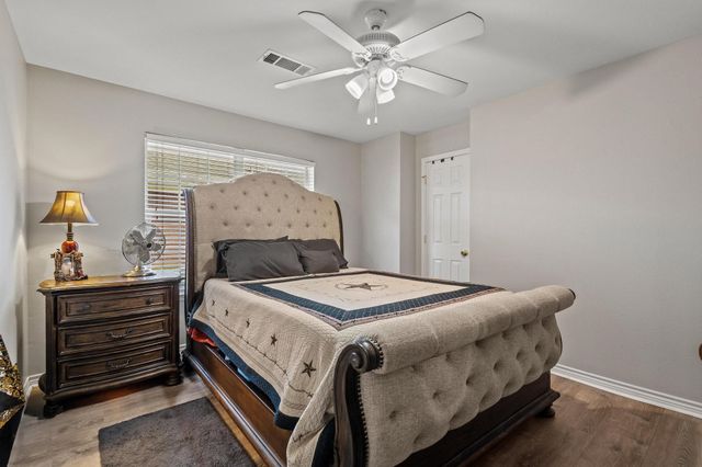 2409 W Walker Street, Denison, TX 75020