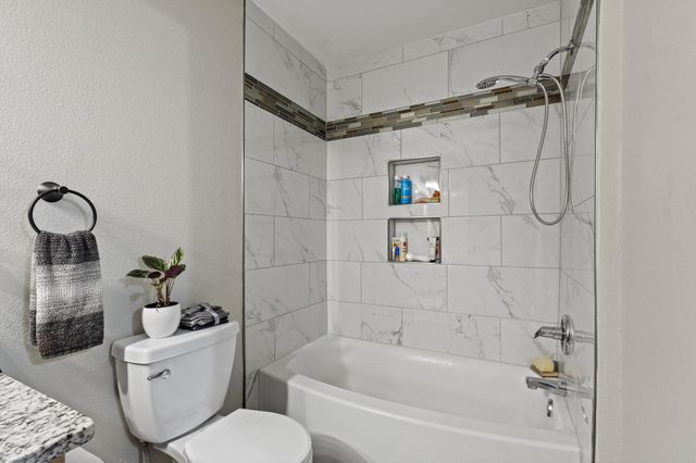 2409 W Walker Street, Denison, TX 75020