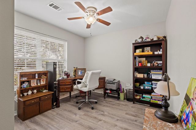 2409 W Walker Street, Denison, TX 75020