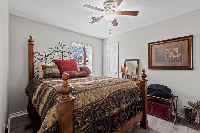 2409 W Walker Street, Denison, TX 75020