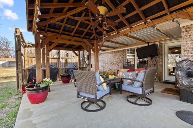 2409 W Walker Street, Denison, TX 75020