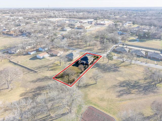 2409 W Walker Street, Denison, TX 75020