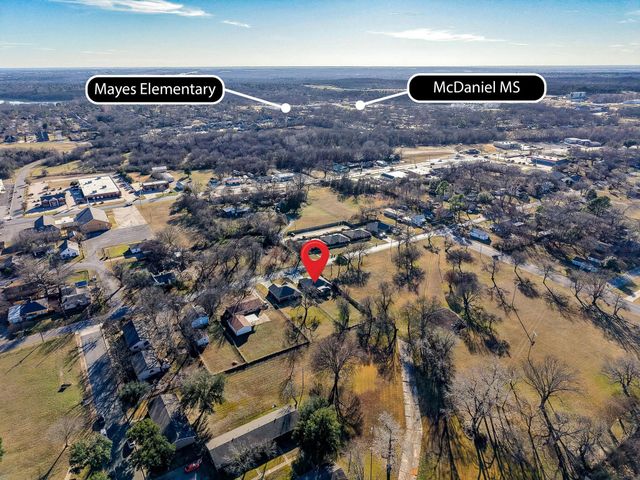 2409 W Walker Street, Denison, TX 75020