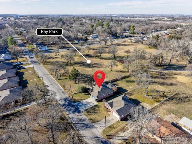 2409 W Walker Street, Denison, TX 75020