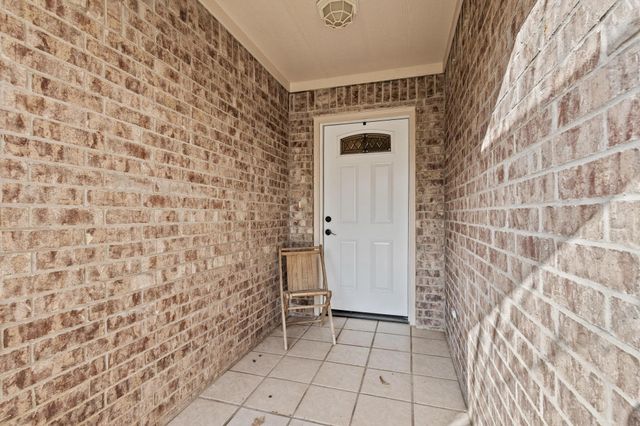 2409 W Walker Street, Denison, TX 75020