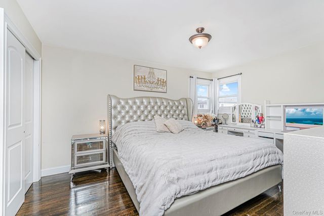 28 Drumgoole Road E, Staten Island, NY 10312