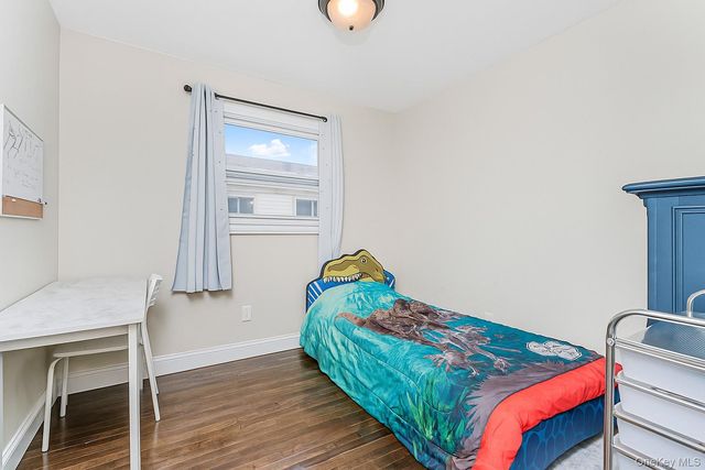 28 Drumgoole Road E, Staten Island, NY 10312