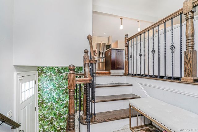 28 Drumgoole Road E, Staten Island, NY 10312