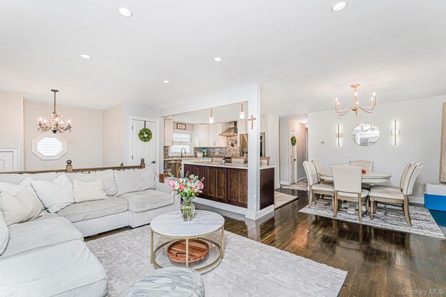 28 Drumgoole Road E, Staten Island, NY 10312