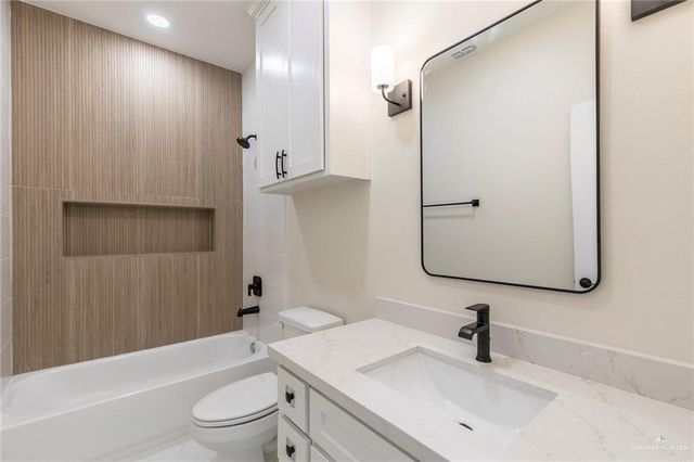 8030 N 50th Street, Mcallen, TX 78504