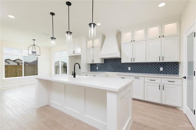 8030 N 50th Street, Mcallen, TX 78504