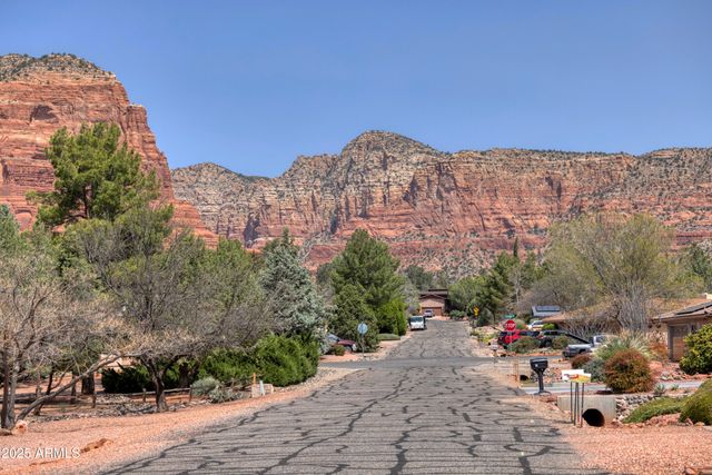 40 BROKEN ARROW Drive, Sedona, AZ 86351