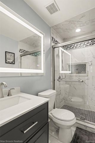 1928 S Wickham W, Royal Oak, MI 48073
