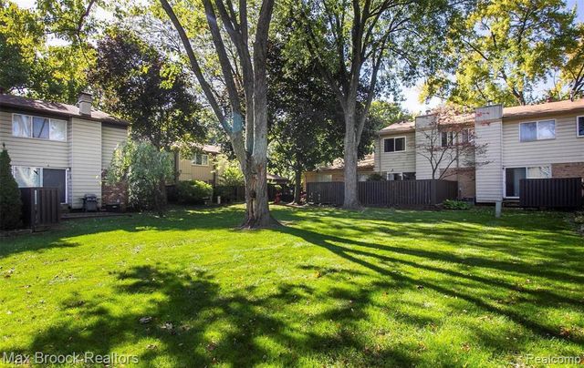 1928 S Wickham W, Royal Oak, MI 48073