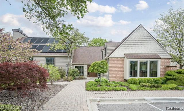 1928 S Wickham W, Royal Oak, MI 48073