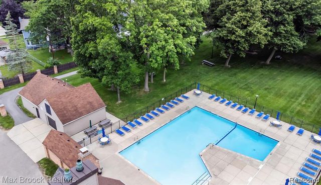 1928 S Wickham W, Royal Oak, MI 48073