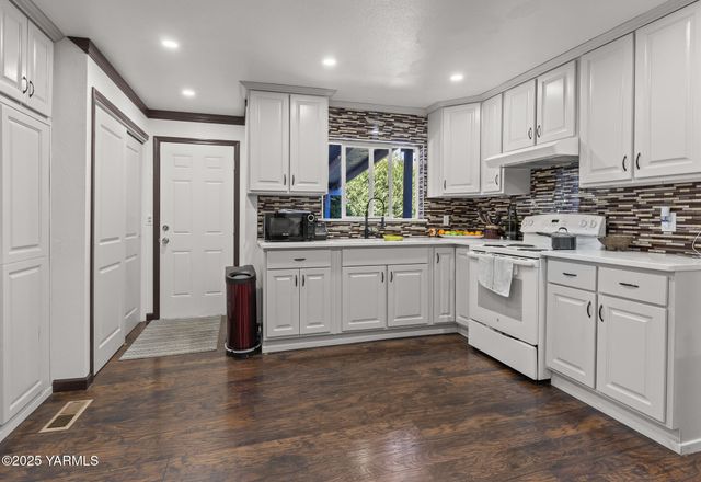 1604 Pleasant Ave, Yakima, WA 98902