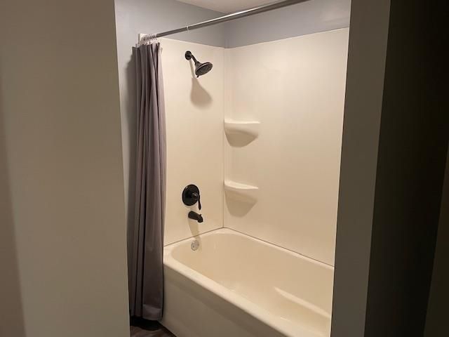 1505 W 7th, Newton, KS 67114