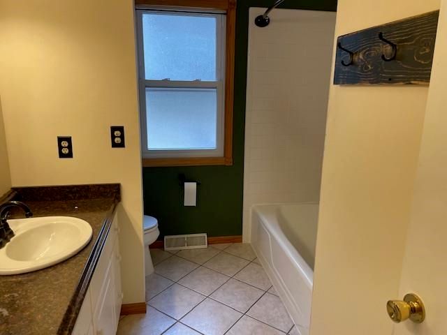 1505 W 7th, Newton, KS 67114