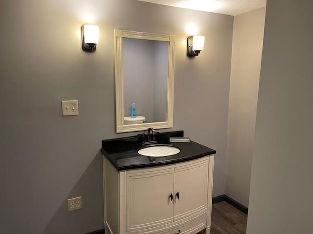 1505 W 7th, Newton, KS 67114