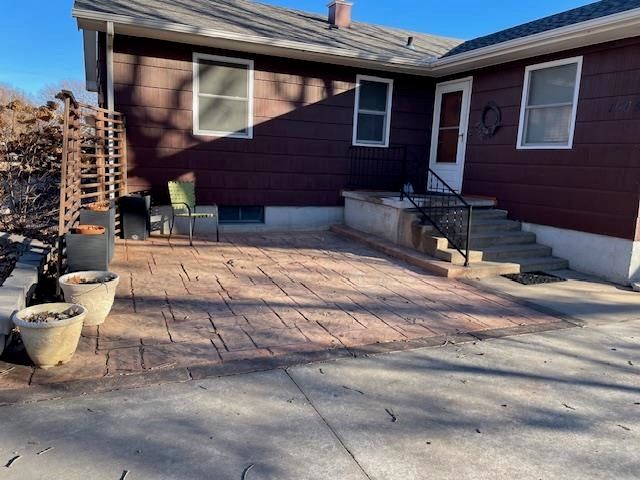 1505 W 7th, Newton, KS 67114