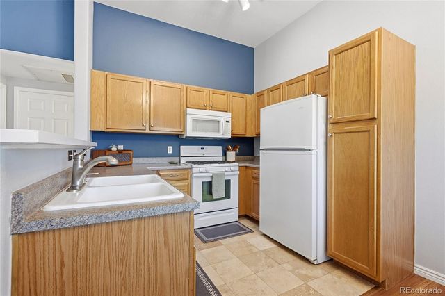 8449 Little Rock Way 204, Littleton, CO 80126
