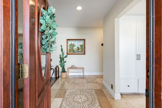 745 N Fulgham Court, Visalia, CA 93291