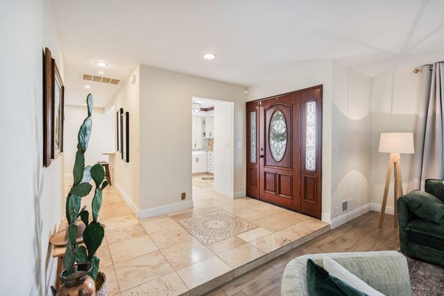 745 N Fulgham Court, Visalia, CA 93291