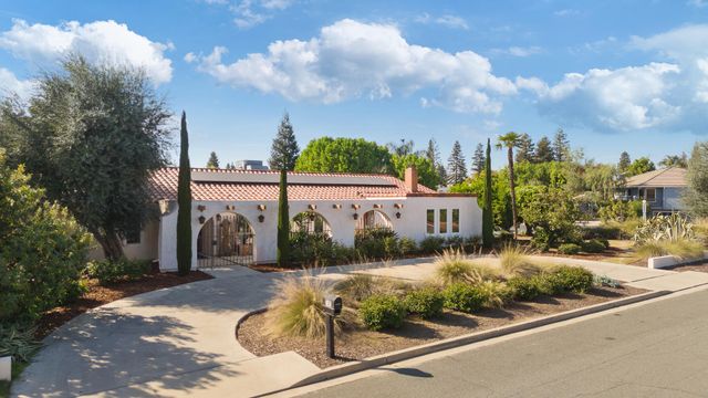 745 N Fulgham Court, Visalia, CA 93291