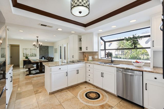 745 N Fulgham Court, Visalia, CA 93291